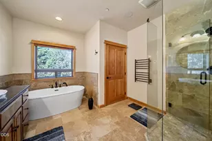 18853 SW Sisters Pl, Powell Butte, OR 97753 - Photo 21