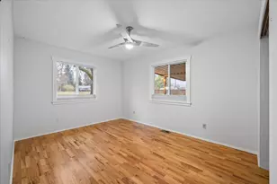 2554 W Stewart Ave, Medford, OR 97501 - Photo 21