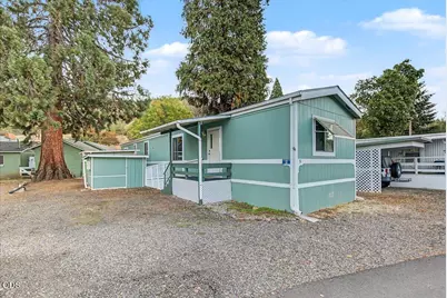 7 Brophy Way #UNIT 5, Shady Cove, OR 97539 - Photo 1