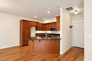 3631 Creek View Dr, Medford, OR 97504 - Photo 7
