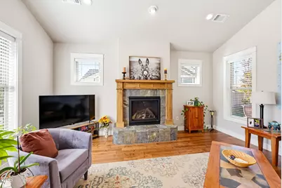 3851 Sunleaf Avenue, Medford, OR 97504 - Photo 7