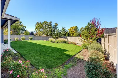 436 Montana Way, Medford, OR 97504 - Photo 27