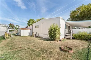 329 Beechwood Dr, Grants Pass, OR 97526 - Photo 9