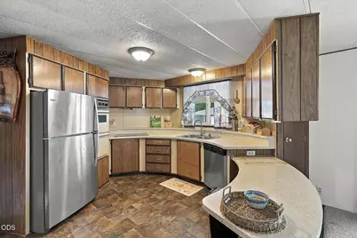 336 Beechwood Drive, Grants Pass, OR 97526 - Photo 9
