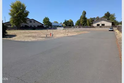 1239 Corona Avenue, Medford, OR 97504 - Photo 7