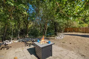 165 Laubach Ln, Grants Pass, OR 97526 - Photo 7