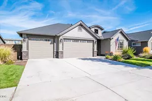 3635 SW Badger Ct, Redmond, OR 97756 - Photo 3
