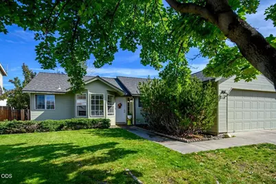 2014 SW 30th Street, Redmond, OR 97756 - Photo 1