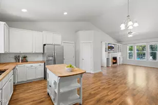 20717 Snow Peaks Dr, Bend, OR 97701 - Photo 15