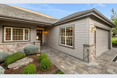 1056 Niagara Falls Drive, Redmond, OR 97756 - Photo 3