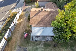 901 NW D St, Grants Pass, OR 97526 - Photo 5