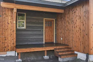 1082 NW 10th St, Prineville, OR 97754 - Photo 3