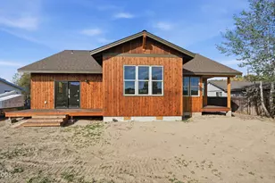 1082 NW 10th St, Prineville, OR 97754 - Photo 7
