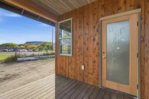1082 NW 10th St, Prineville, OR 97754 - Photo 27