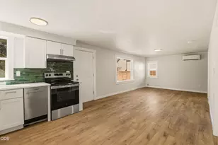 346 SW 12th St, Redmond, OR 97756 - Photo 9