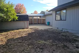 1905 SW Colorado Ln, Grants Pass, OR 97527 - Photo 9