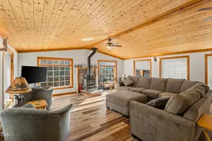 19152 Clear Springs Way, Crescent Lake, OR 97733 - Photo 25