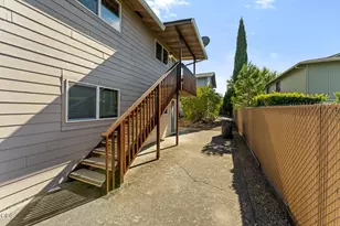 2139 N Keene Way Dr, Medford, OR 97504 - Photo 5