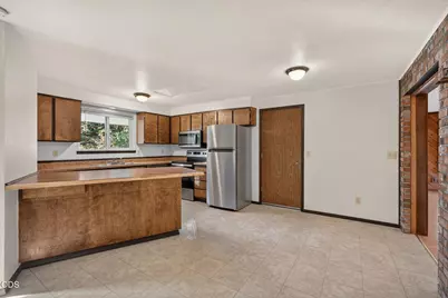 231 SE Airpark Drive, Bend, OR 97702 - Photo 7