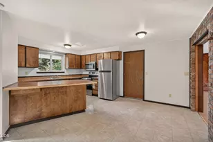 231 SE Airpark Dr, Bend, OR 97702 - Photo 7