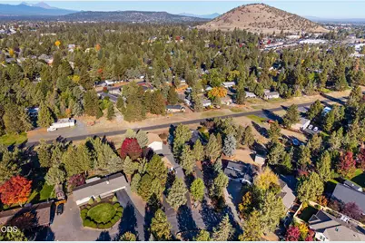 231 SE Airpark Drive, Bend, OR 97702 - Photo 41