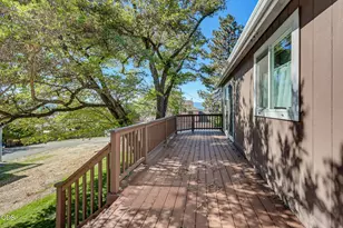 247 SE Hill Top Dr, Grants Pass, OR 97527 - Photo 15