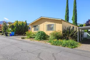 321 Clay St, Ashland, OR 97520 - Photo 33