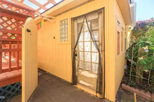 321 Clay St, Ashland, OR 97520 - Photo 27