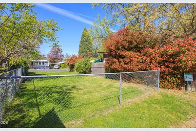 321 Clay Street #SPC 47, Ashland, OR 97520 - Photo 35
