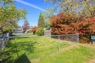 321 Clay St, Ashland, OR 97520 - Photo 35