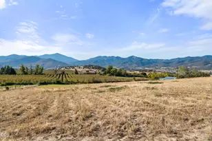 4177 Payne Rd, Medford, OR 97504 - Photo 3