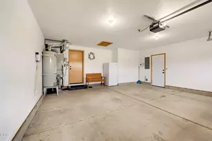 1896 Canyon Ave, Medford, OR 97504 - Photo 33