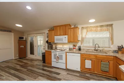 10 E South Stage Road #SPC 505, Medford, OR 97501 - Photo 9