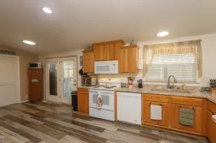 10 E South Stage Rd, Medford, OR 97501 - Photo 9