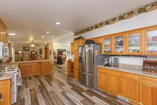 10 E South Stage Rd, Medford, OR 97501 - Photo 11