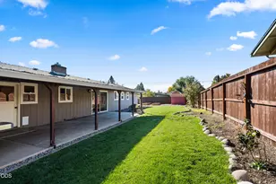 1163 N 3rd St, Central Point, OR 97502 - Photo 23
