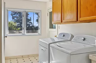 1850 Lawrence St, Klamath Falls, OR 97601 - Photo 29