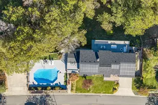 1021 NW Starlite Pl, Grants Pass, OR 97526 - Photo 3