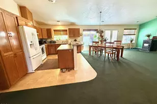 259 Borica Dr, Selma, OR 97538 - Photo 5
