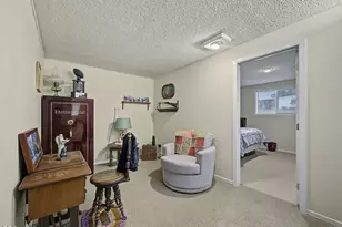 2460 Redwood Dr, Klamath Falls, OR 97601 - Photo 27