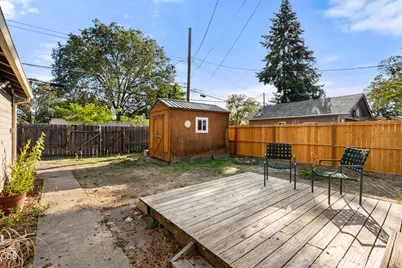 911 SW I Street, Grants Pass, OR 97526 - Photo 17