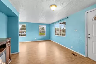 415 Summit Ave, Medford, OR 97501 - Photo 7