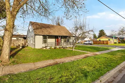 415 Summit Avenue, Medford, OR 97501 - Photo 3
