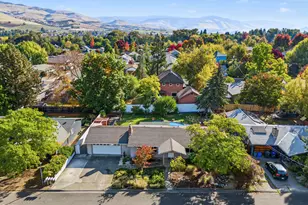 482 Drager St, Ashland, OR 97520 - Photo 3