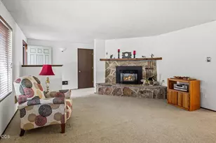 20757 St George Ct, Bend, OR 97702 - Photo 7