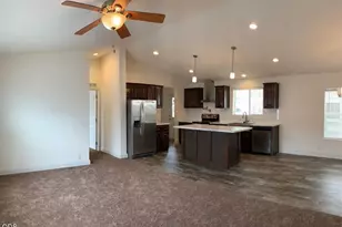 3555 S Pacific Hwy, Medford, OR 97501 - Photo 7