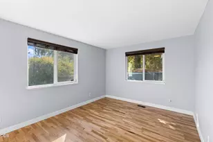 241 NE Savage St, Grants Pass, OR 97526 - Photo 29