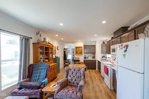 460 Arnos St, Talent, OR 97540 - Photo 9