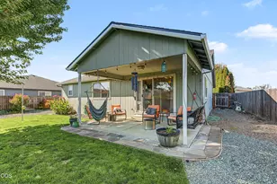 534 Westminster Dr, Eagle Point, OR 97524 - Photo 27