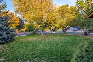 2120 NW Ivy Ave, Redmond, OR 97756 - Photo 29